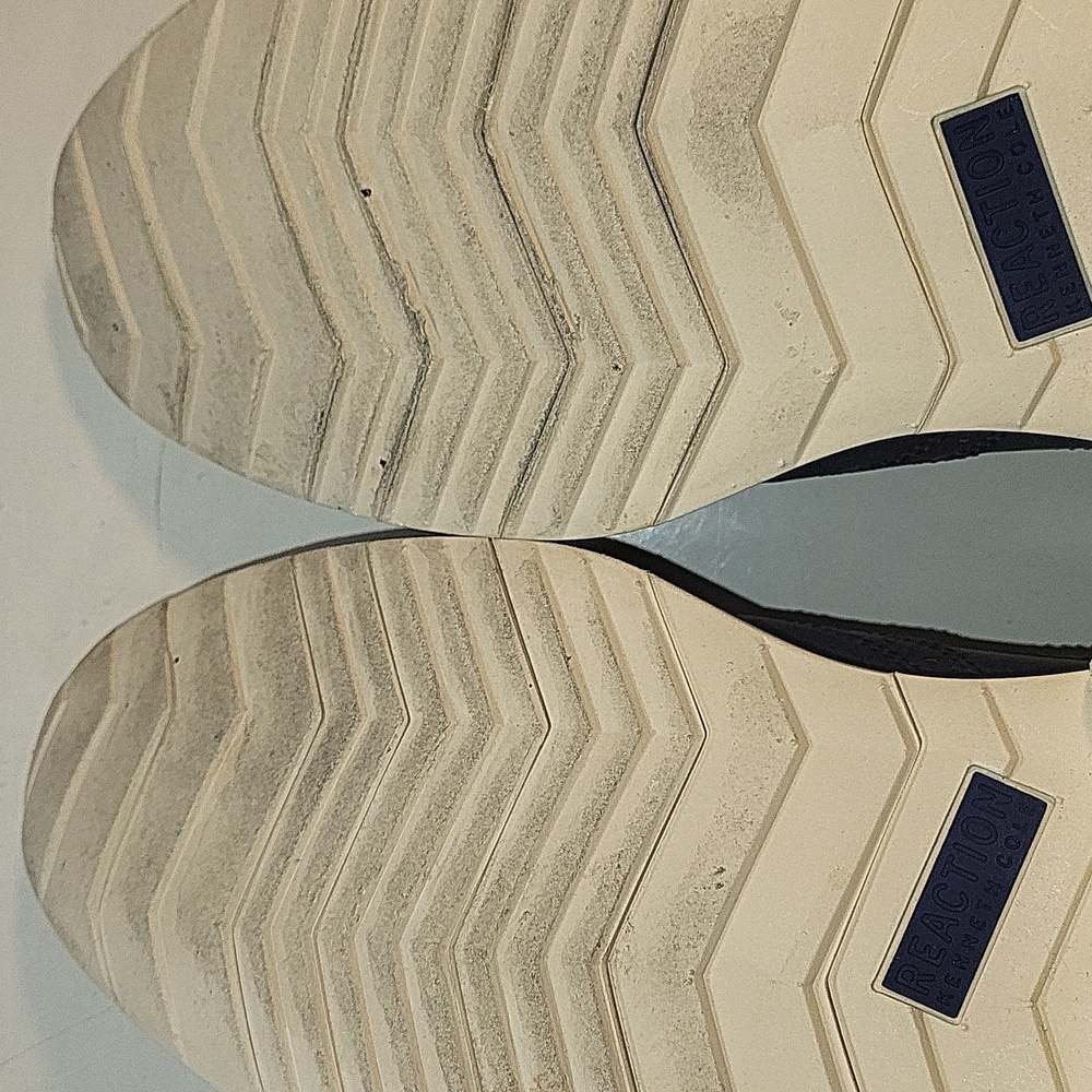 Like New Men's Kenneth Cole Reaction Navy Klay Flex Lace Up Shoes (10W) - Picture 5 of 10